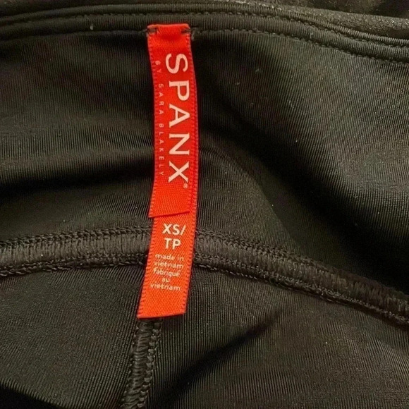 🆕 SPANX Faux Leather Leggings - Picture 7 of 7